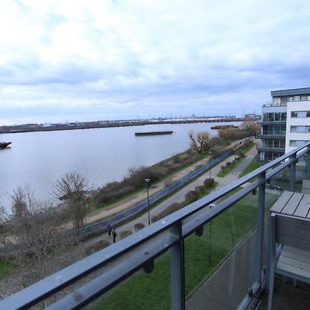 Lovely 2 Bed 2 Toilet Hill House River View Apartment Londra Exterior foto