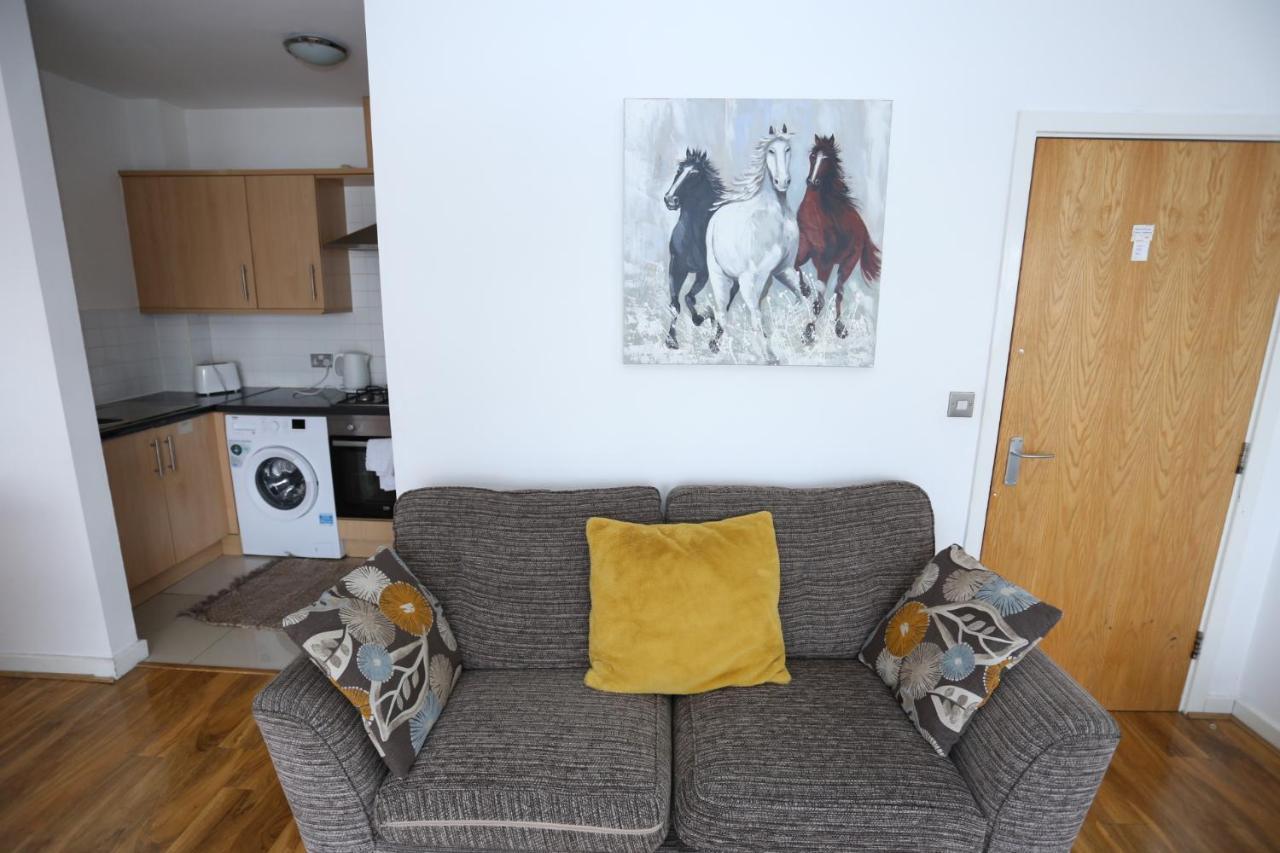 Lovely 2 Bed 2 Toilet Hill House River View Apartment Londra Exterior foto