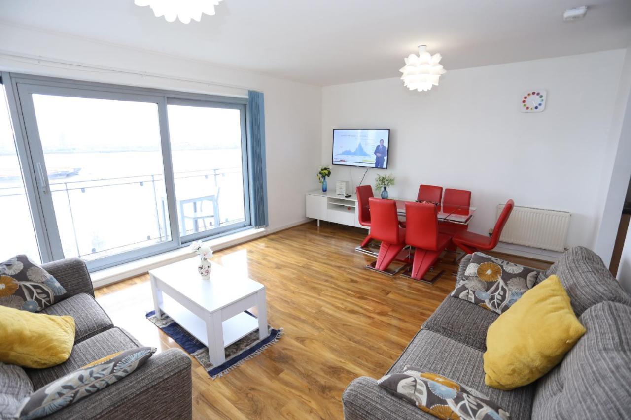 Lovely 2 Bed 2 Toilet Hill House River View Apartment Londra Exterior foto