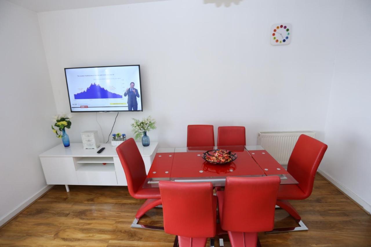 Lovely 2 Bed 2 Toilet Hill House River View Apartment Londra Exterior foto