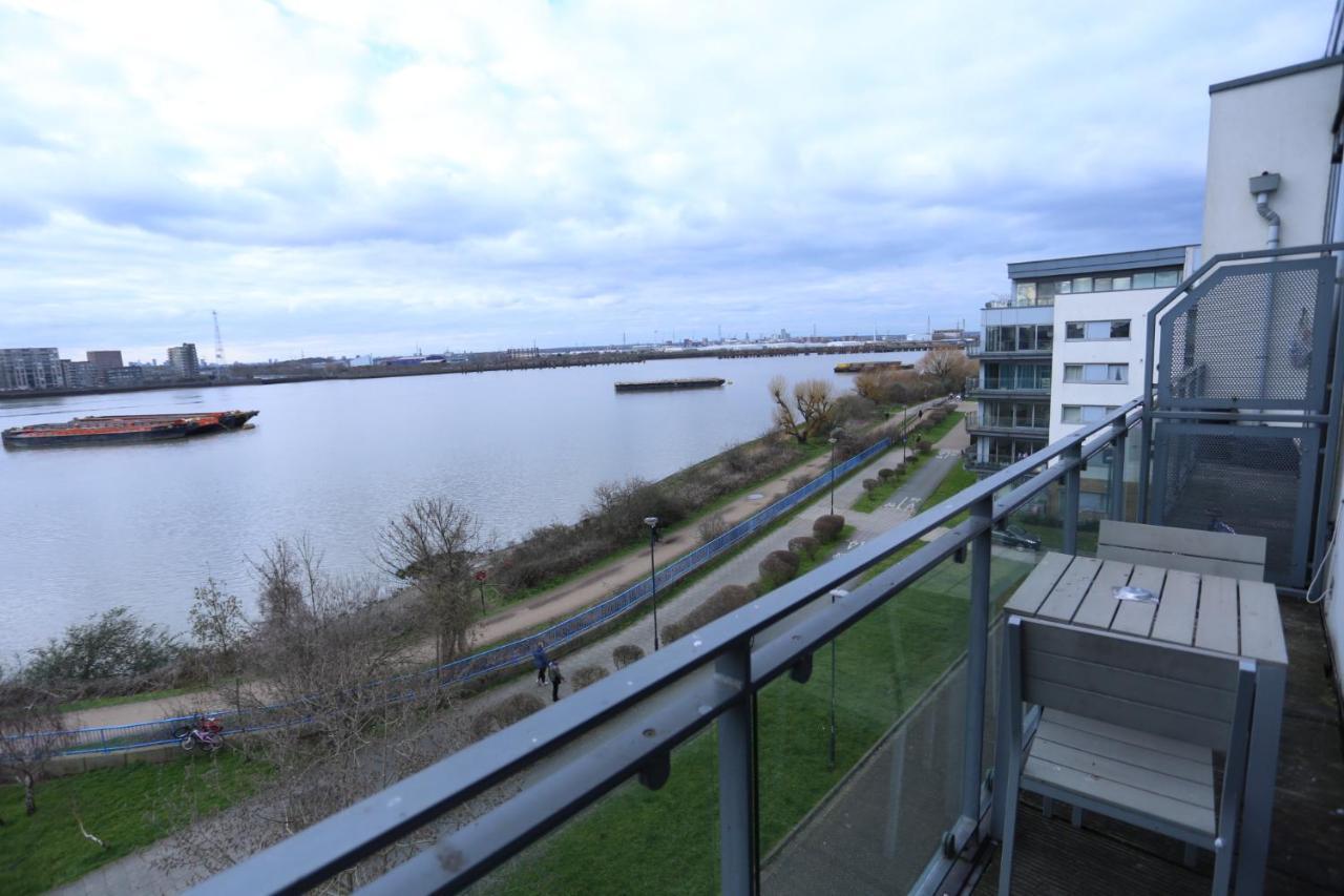 Lovely 2 Bed 2 Toilet Hill House River View Apartment Londra Exterior foto