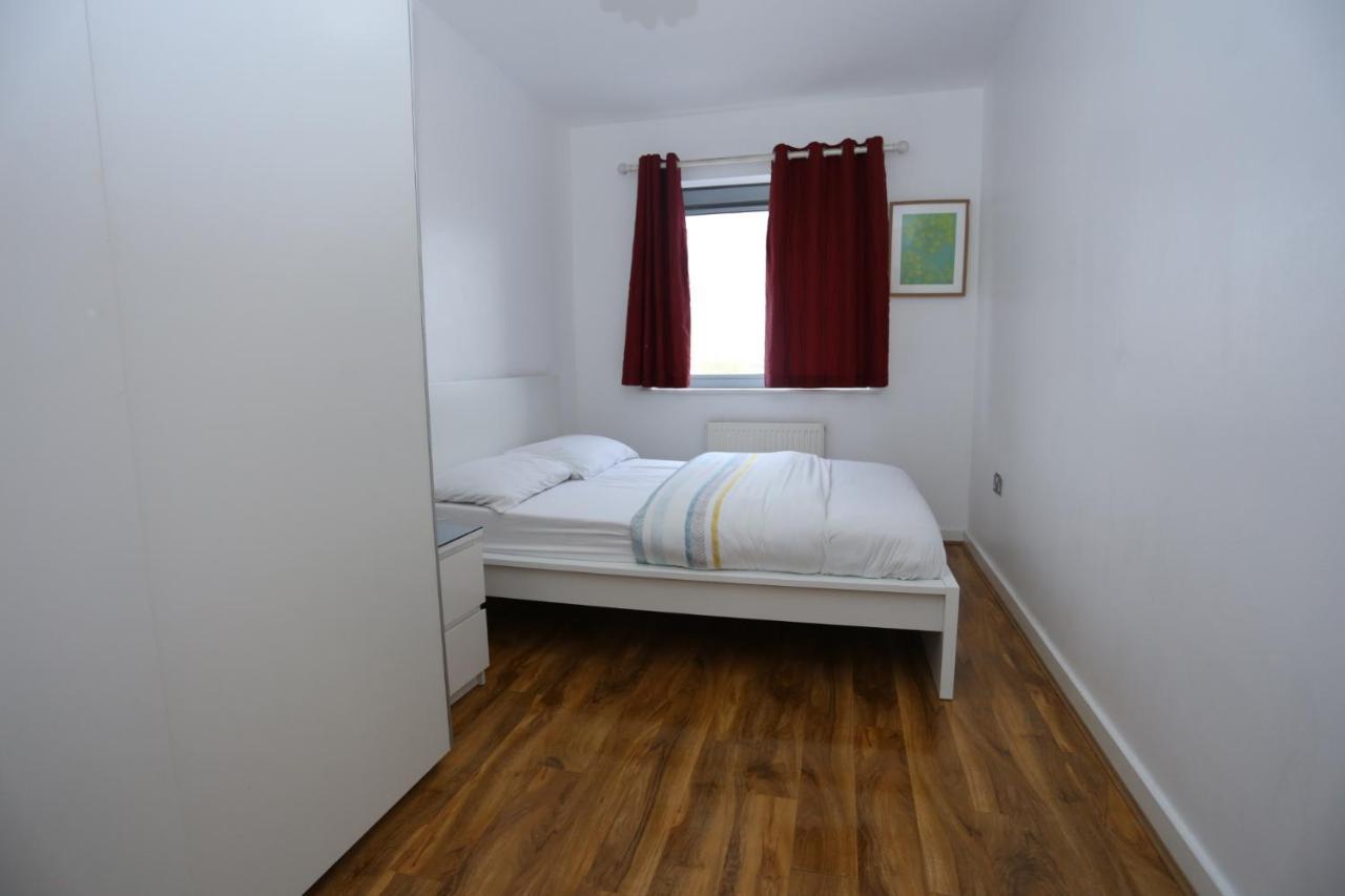 Lovely 2 Bed 2 Toilet Hill House River View Apartment Londra Exterior foto