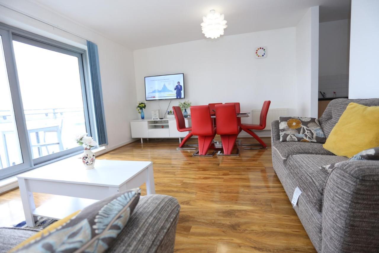 Lovely 2 Bed 2 Toilet Hill House River View Apartment Londra Exterior foto