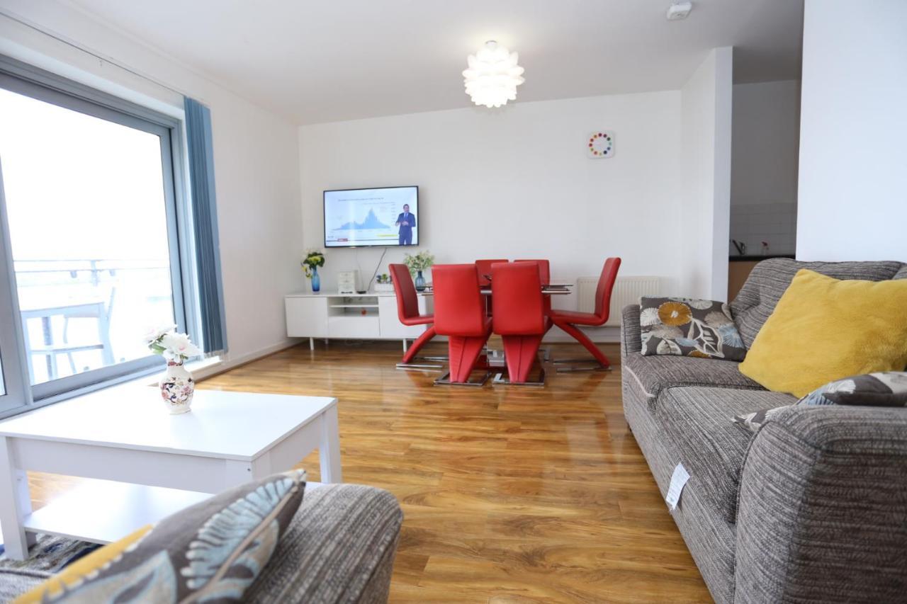 Lovely 2 Bed 2 Toilet Hill House River View Apartment Londra Exterior foto
